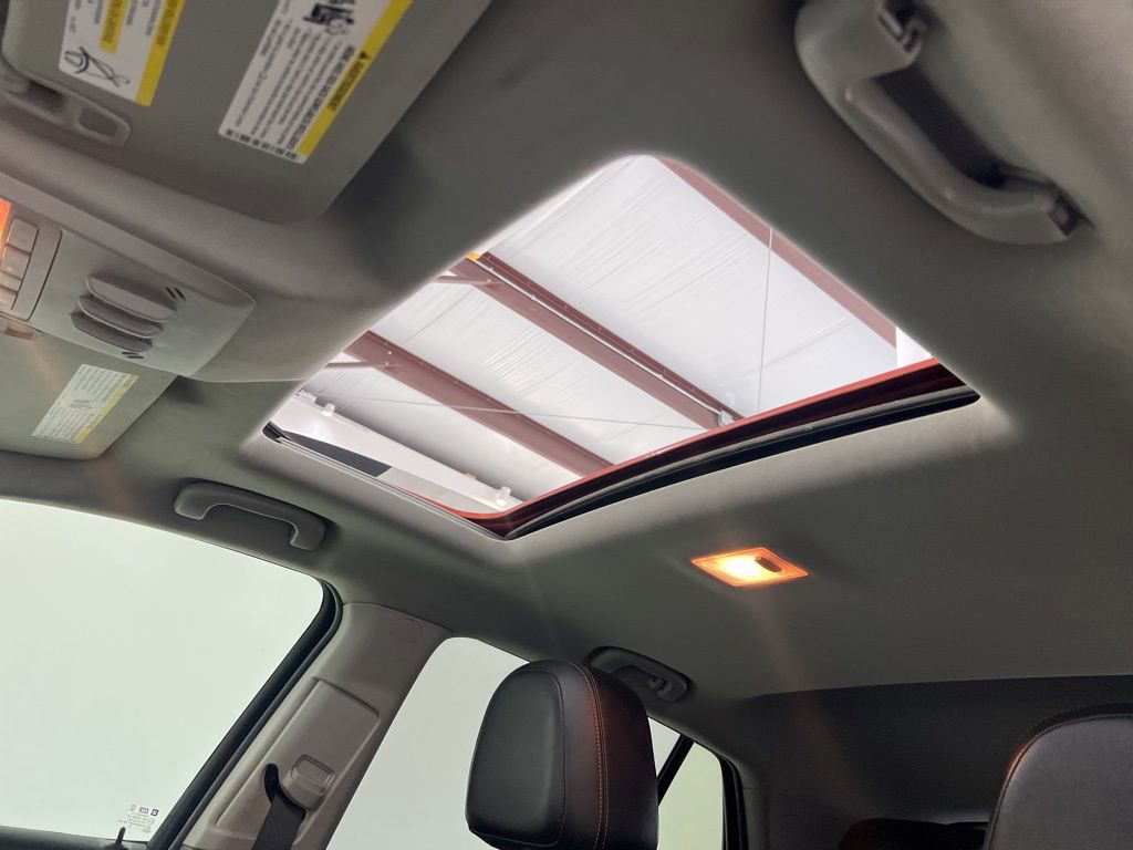 Used 2016 Chevrolet Trax LT w/ LT Sun and Sound Package image 16