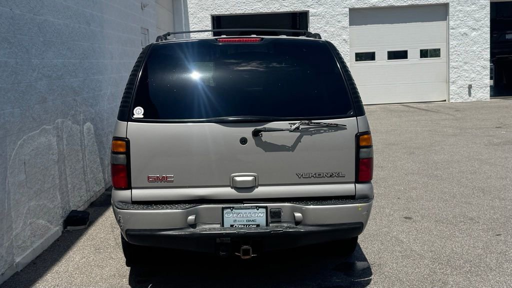 Used 2004 GMC Yukon XL Denali AWD/4WD image 4