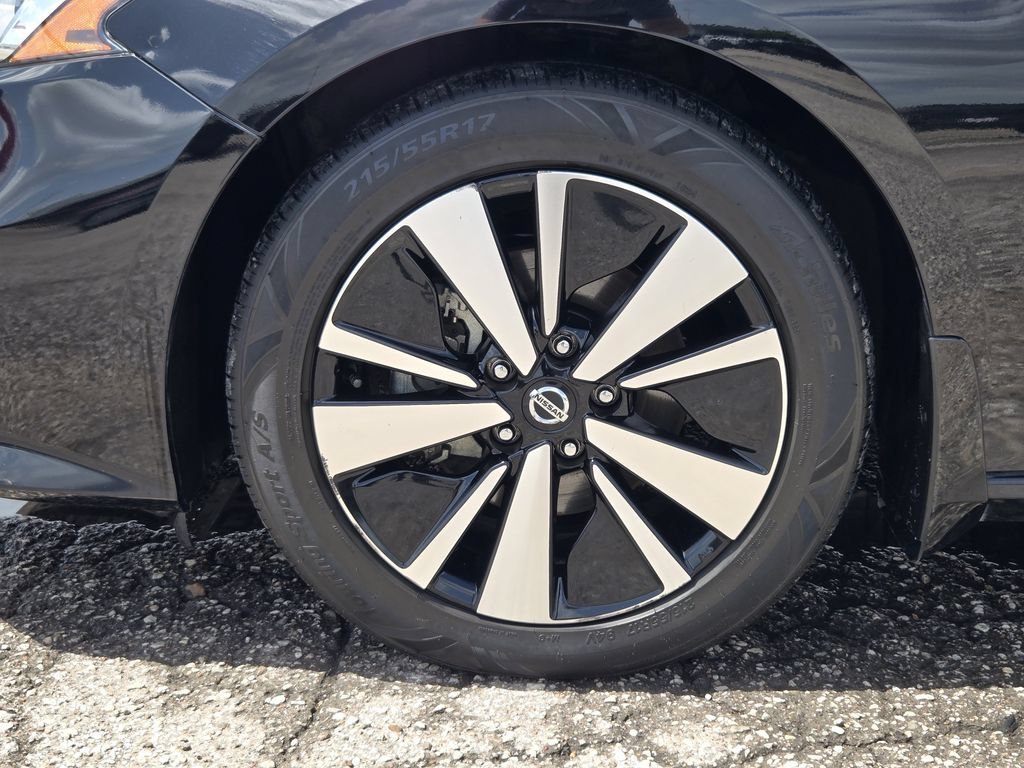 Used 2022 Nissan Altima 2.5 SV FWD image 14