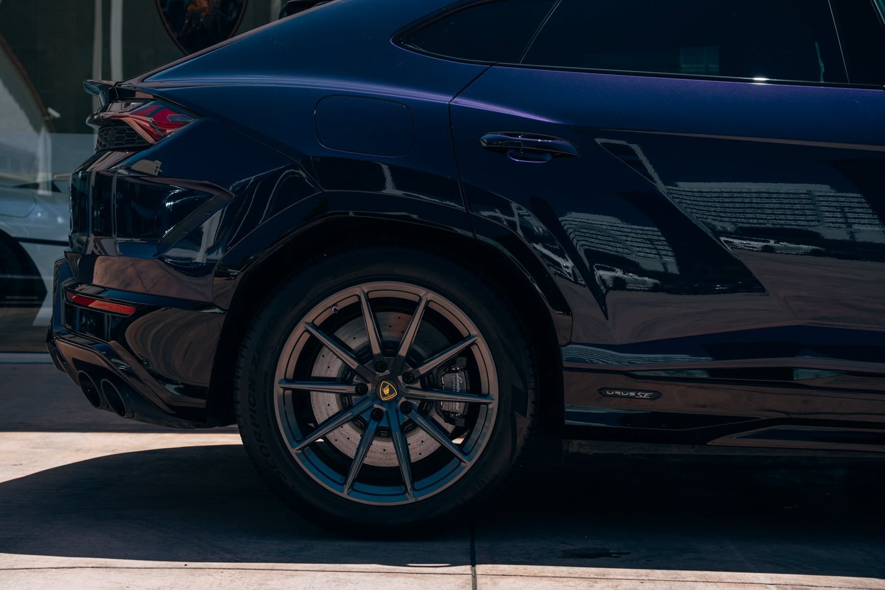 Used 2025 Lamborghini Urus SE AWD/4WD image 10
