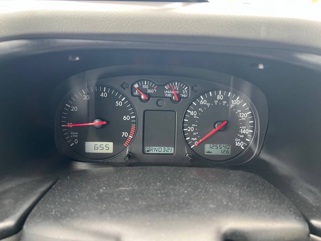 Used 2003 Volkswagen Eurovan MV FWD image 17