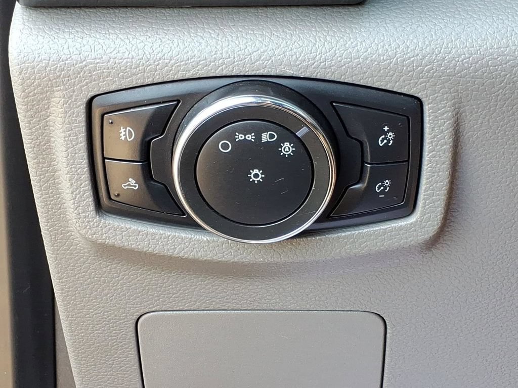 Used 2015 Ford F150 XLT AWD/4WD image 11