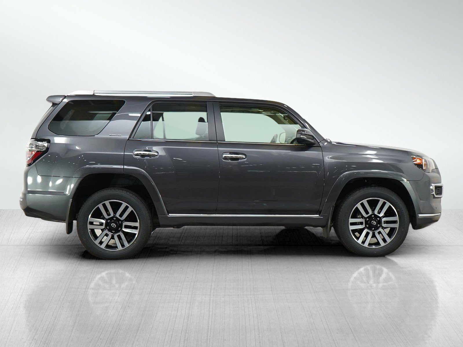 Used 2022 Toyota 4Runner Limited AWD/4WD image 6