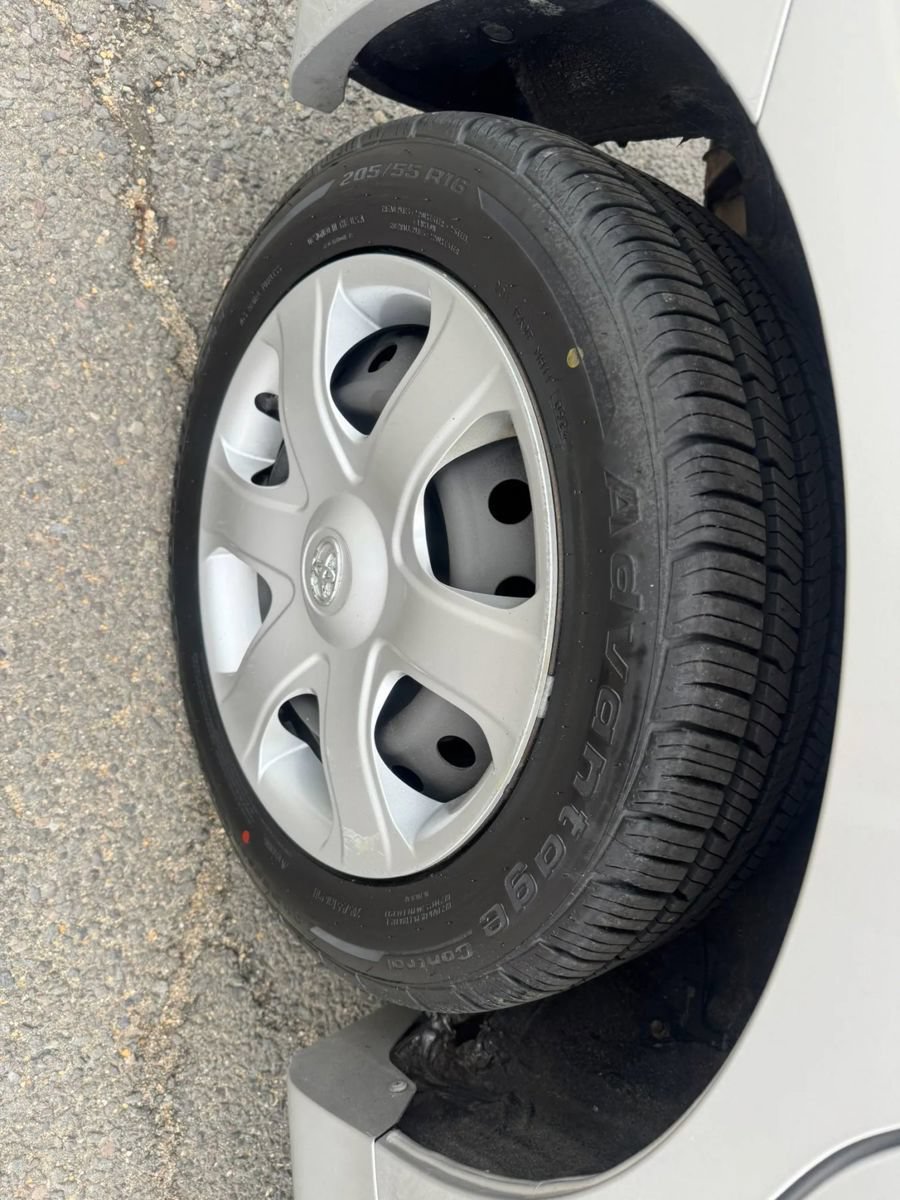 Used 2009 Toyota Matrix S FWD image 13
