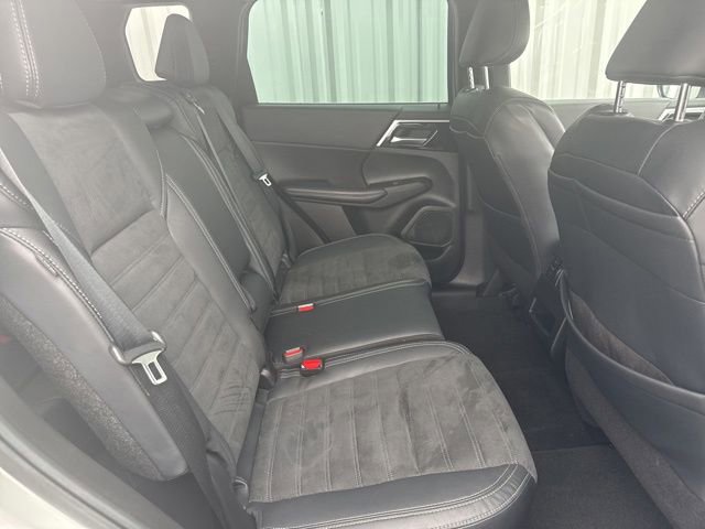 Used 2022 Mitsubishi Outlander SE image 7