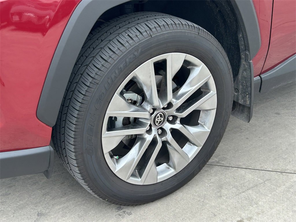 Used 2024 Toyota RAV4 XLE Premium image 9