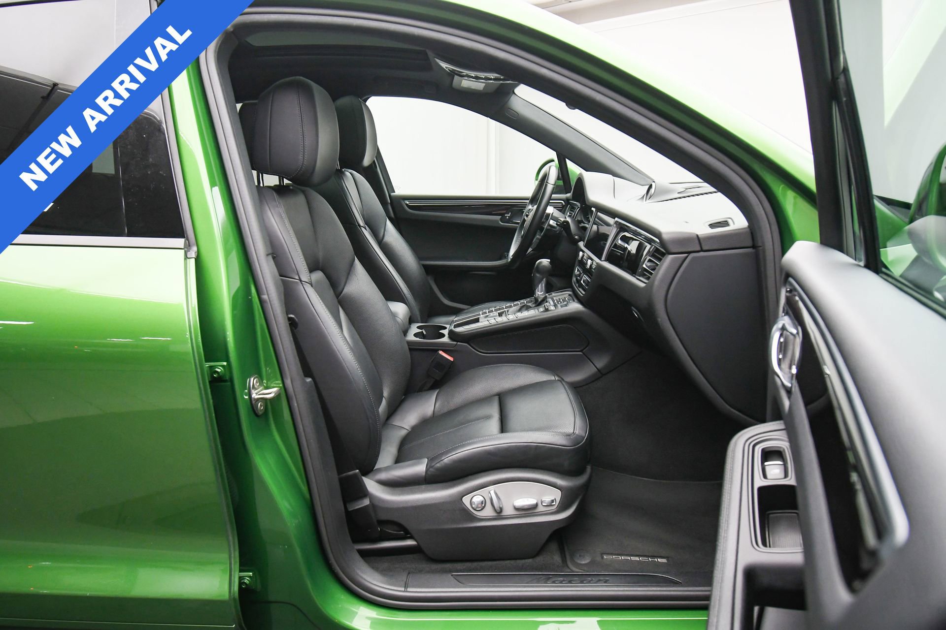 Used 2019 Porsche Macan Base image 47