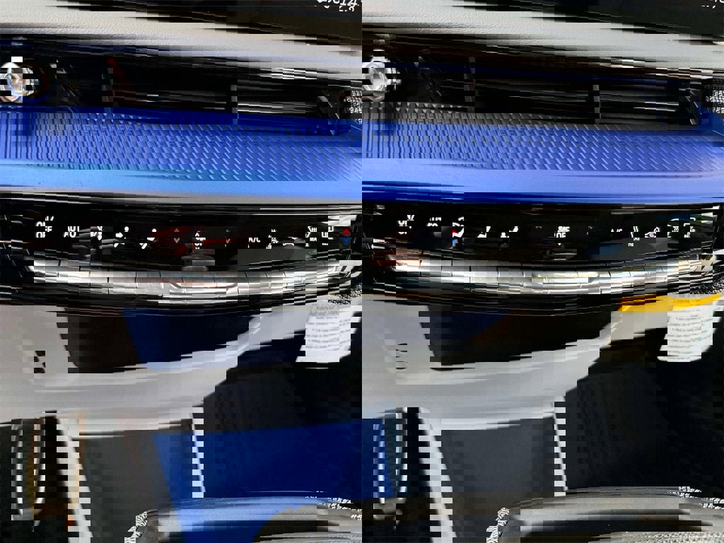 New 2025 Cadillac Optiq Sport 1 image 16