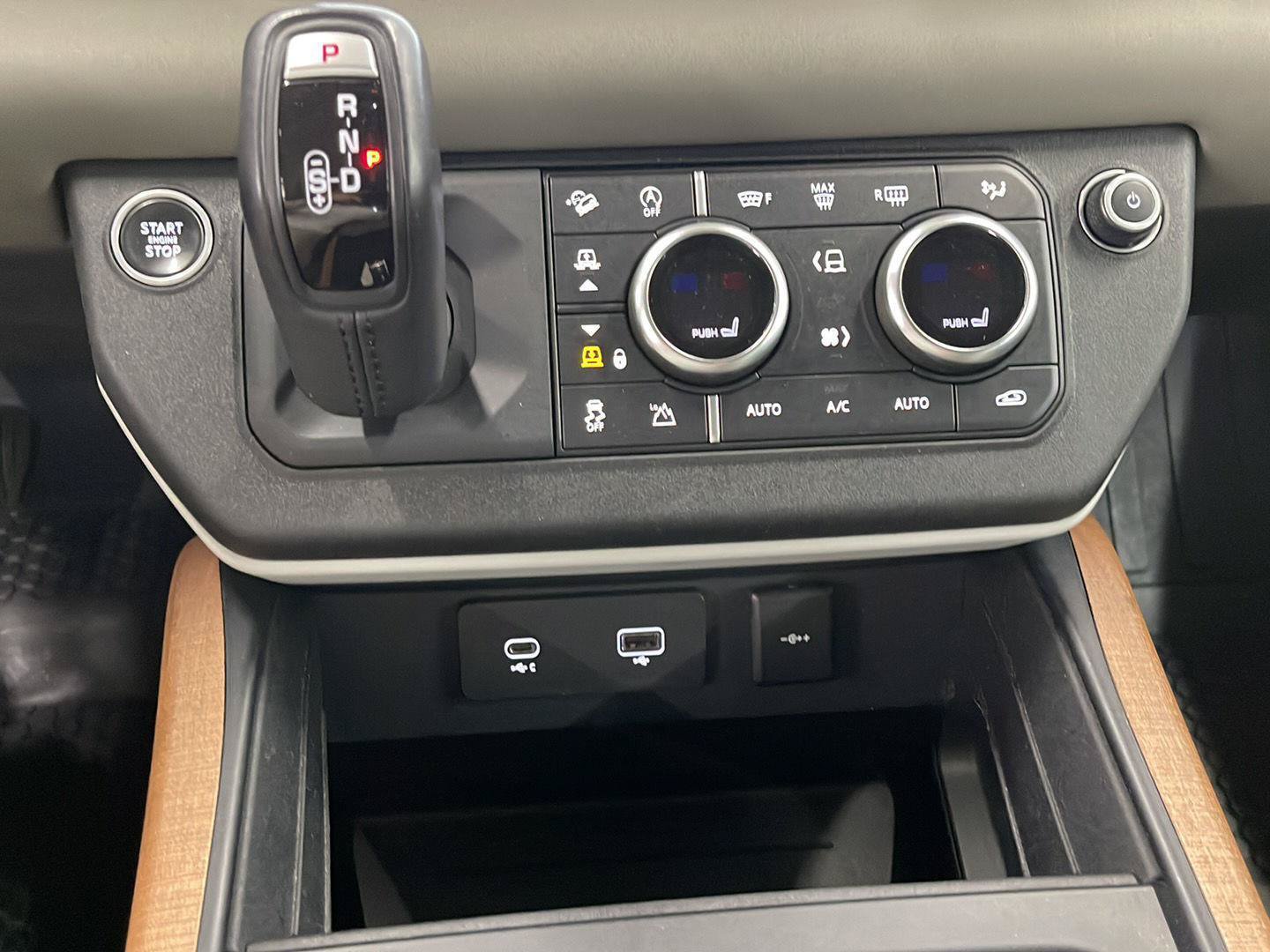 Used 2020 Land Rover Defender 110 S AWD/4WD image 18
