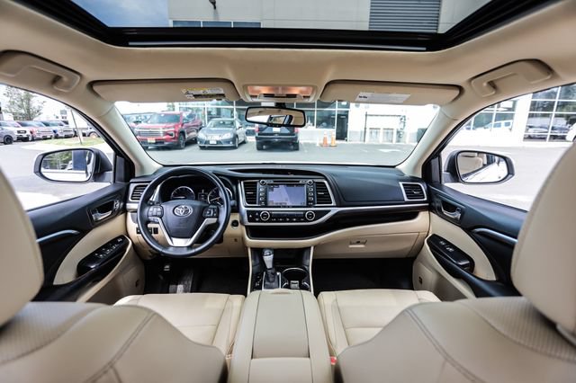 Used 2016 Toyota Highlander Limited FWD image 43