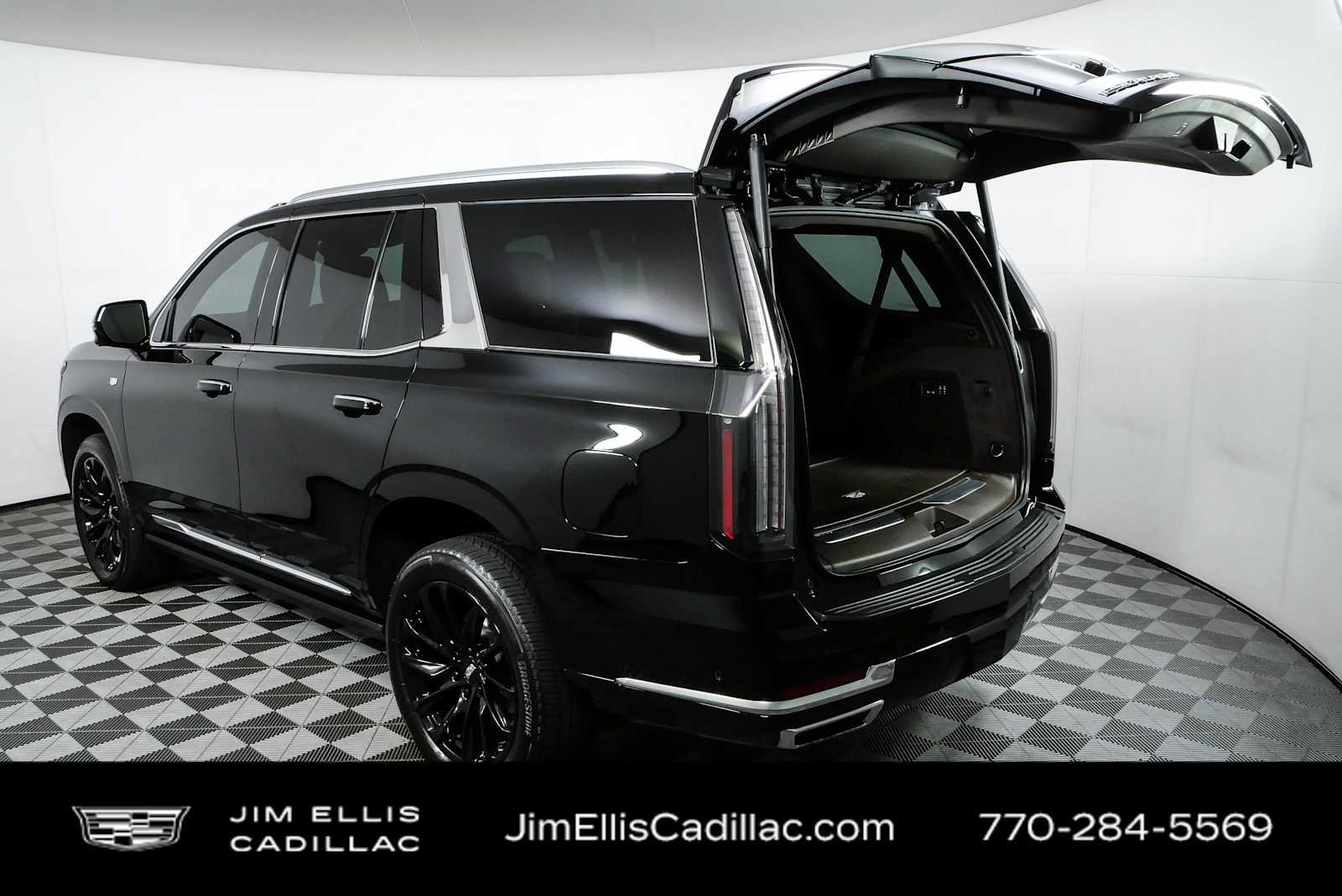 Used 2025 Cadillac Escalade Premium Luxury RWD image 36