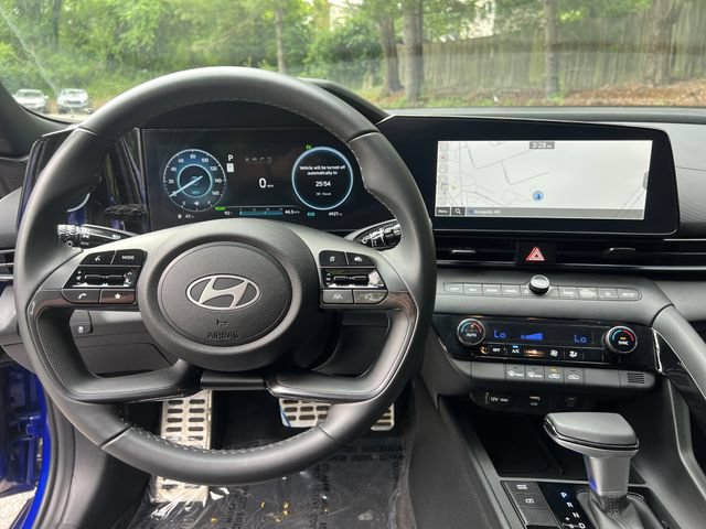 Used 2025 Hyundai Elantra SEL FWD image 7