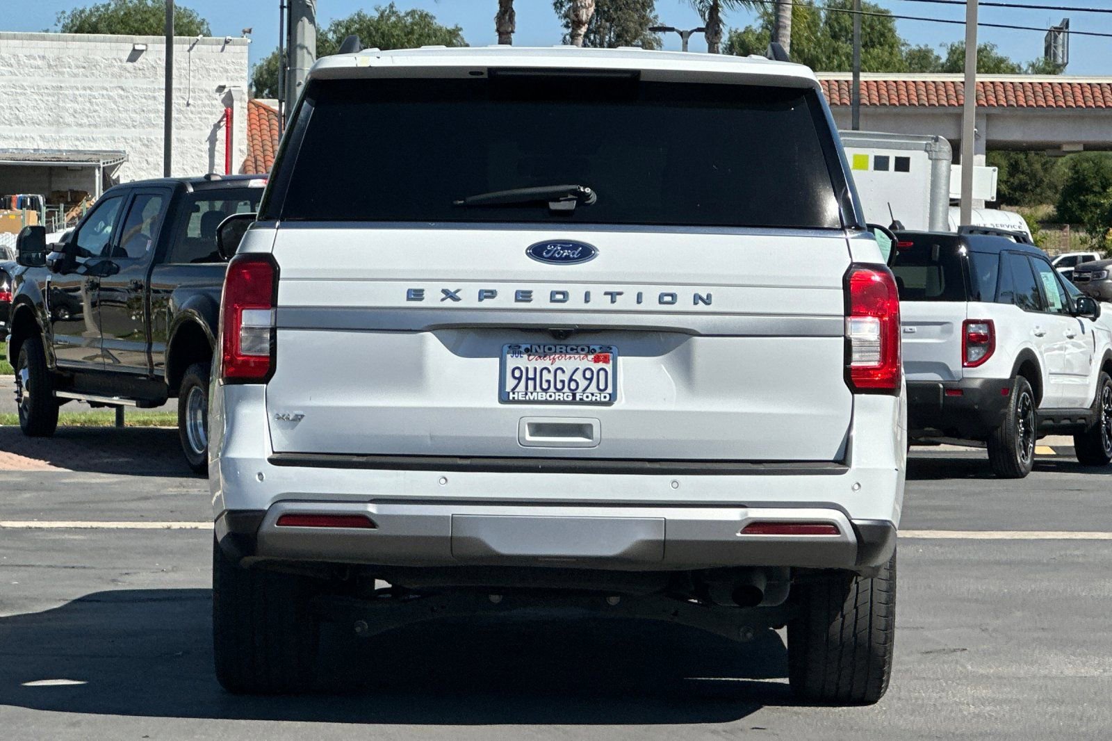 Used 2023 Ford Expedition XLT image 5
