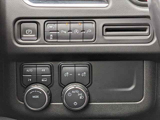 Used 2022 Chevrolet Suburban LT AWD/4WD image 16