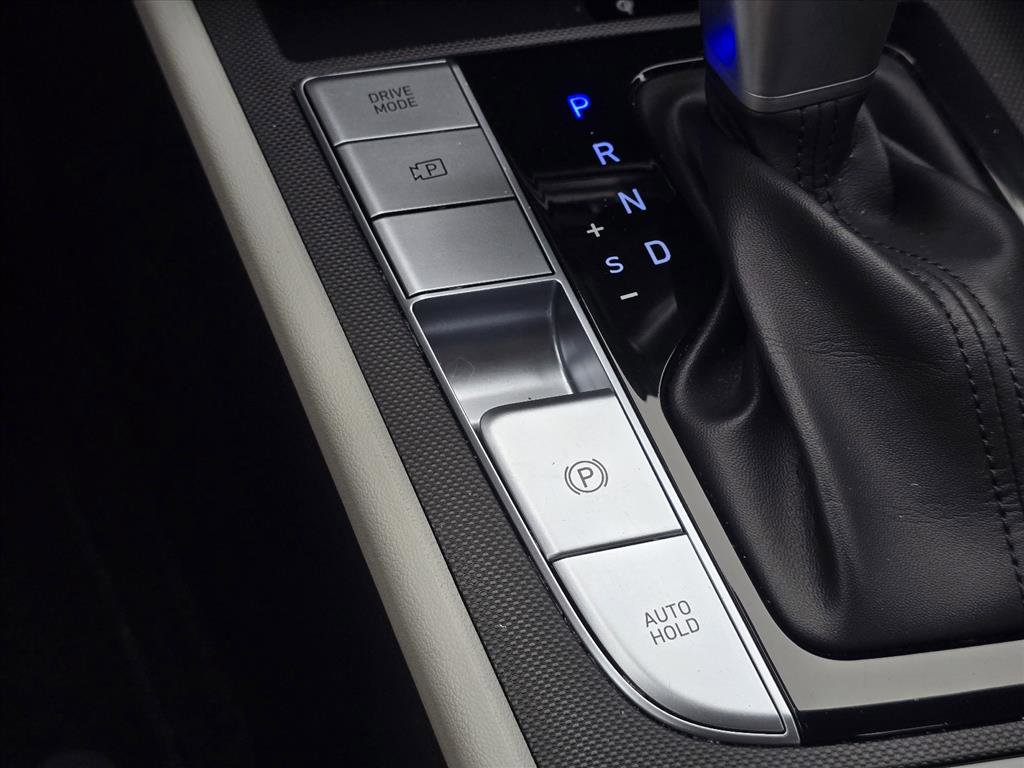 Used 2025 Hyundai Elantra Limited w/ Cargo Package image 22