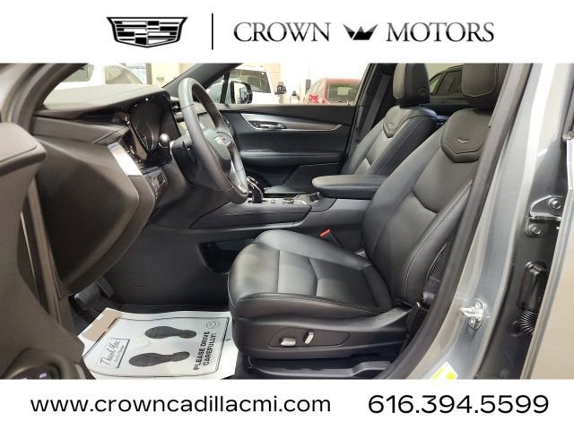 Certified 2025 Cadillac XT6 Luxury image 11