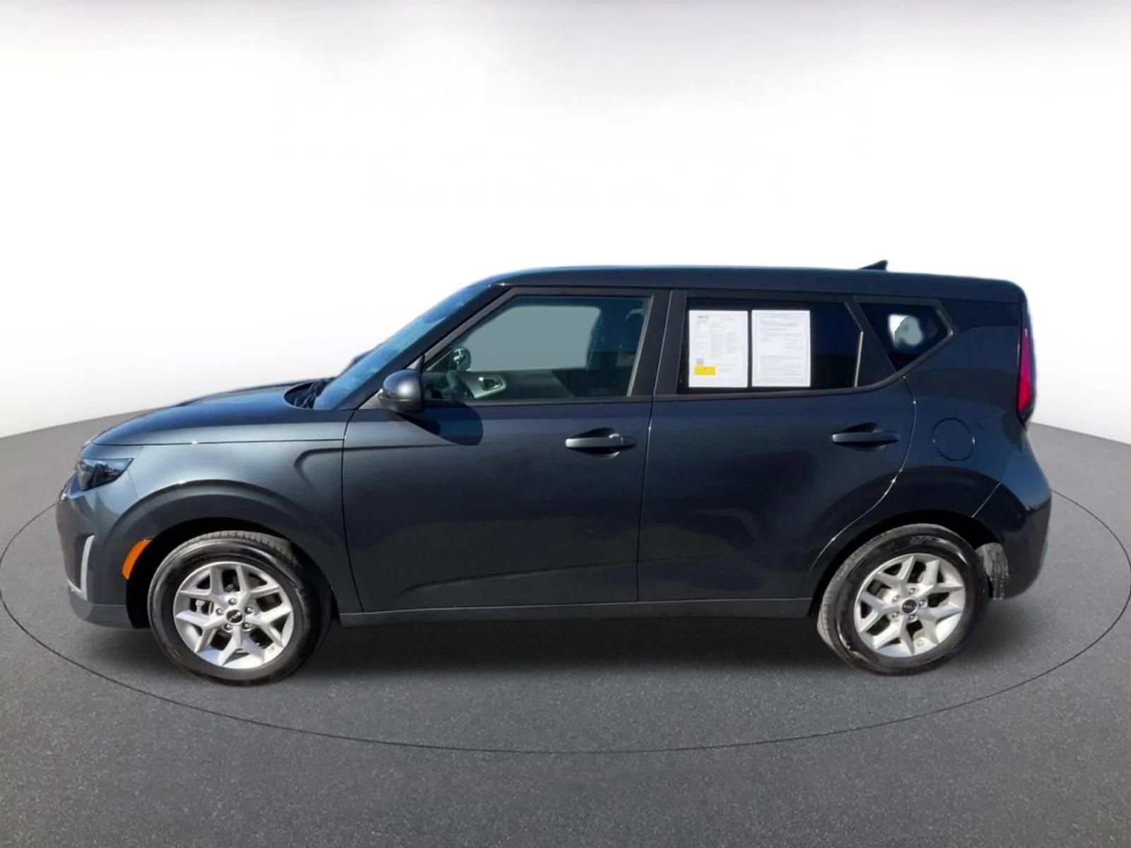 Used 2025 Kia Soul LX w/ LX Technology Package image 7
