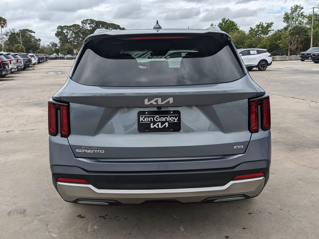 Certified 2025 Kia Sorento S AWD/4WD image 7