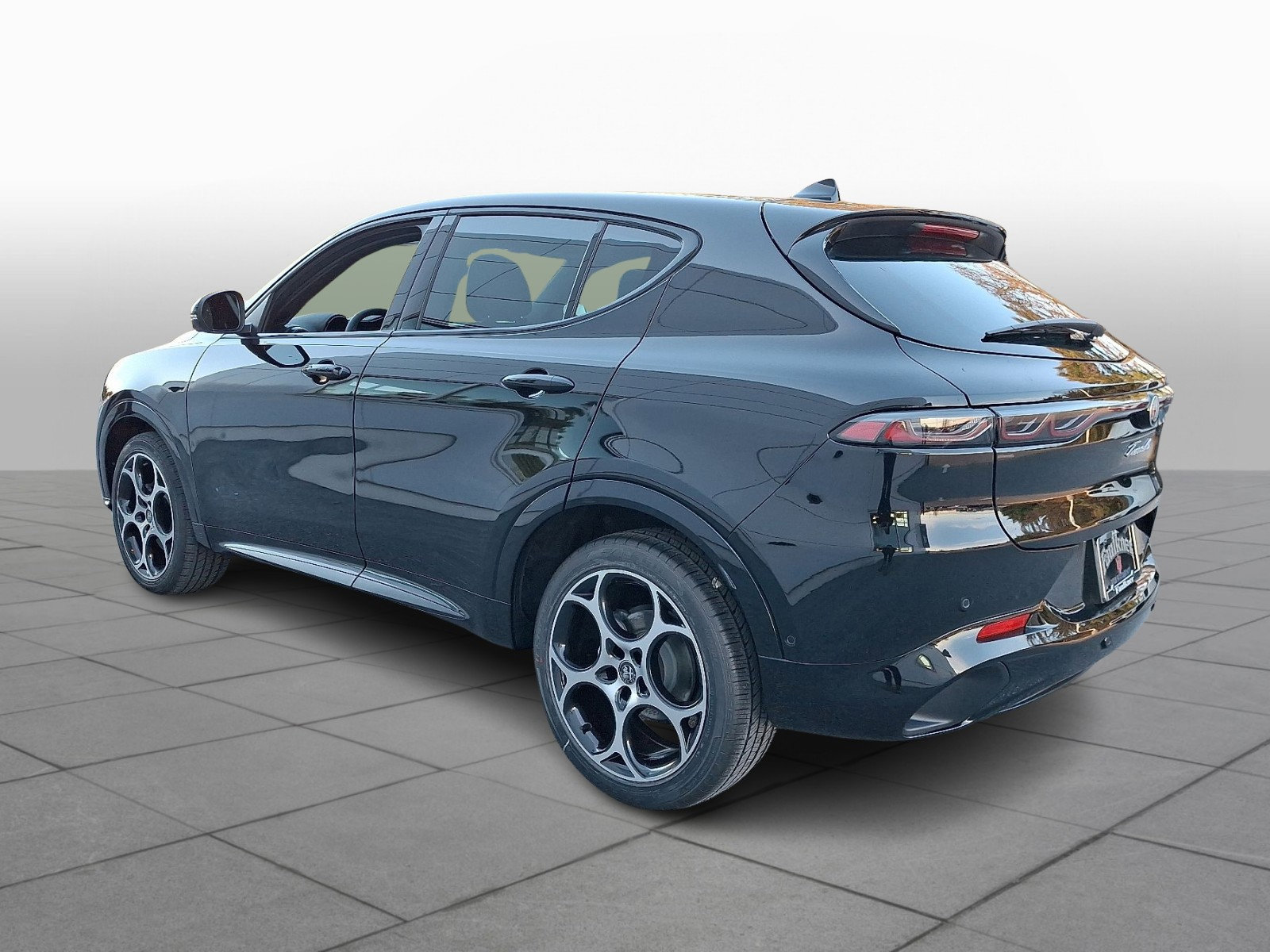 New 2025 Alfa Romeo Tonale AWD w/ Premium Package image 3