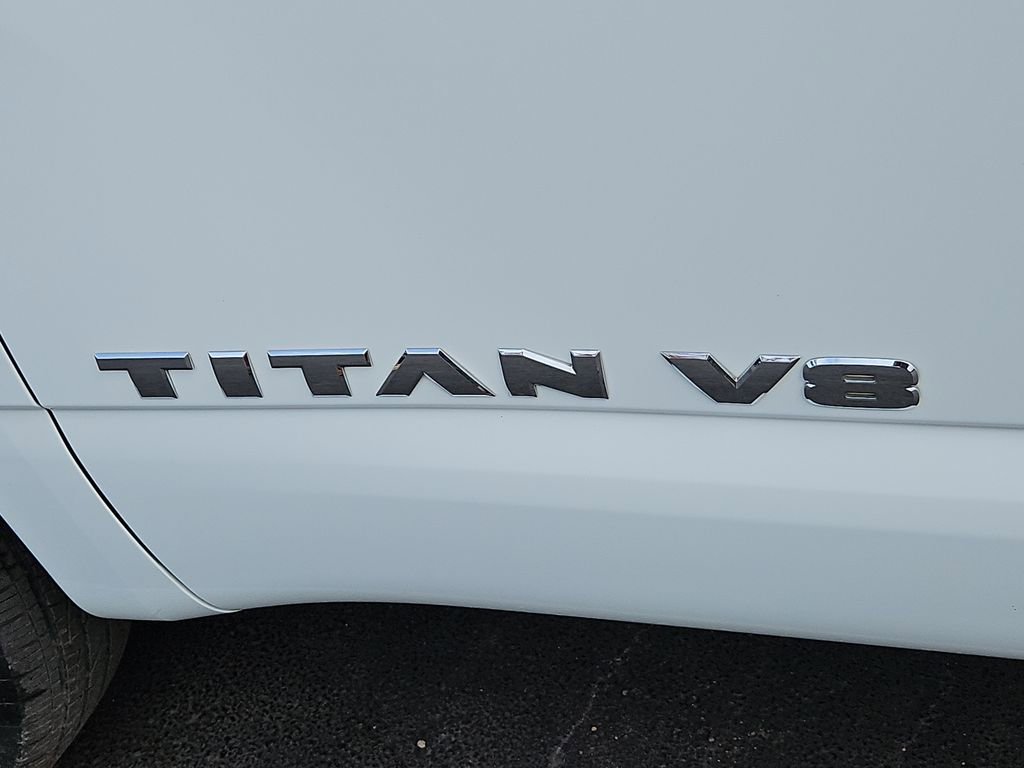 Used 2018 Nissan Titan SV w/ SV Convenience Package RWD image 14