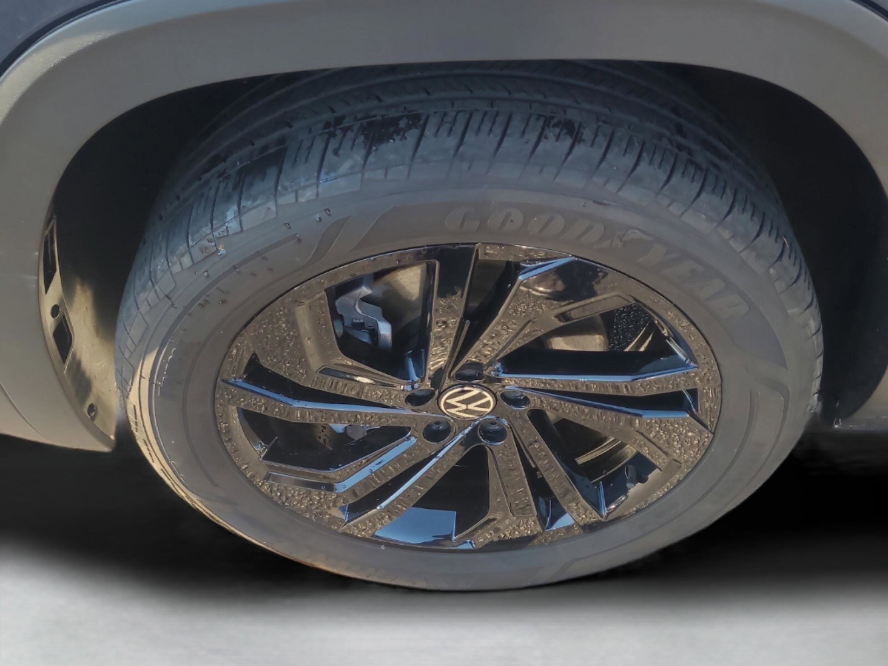 Used 2023 Volkswagen Atlas SE image 9