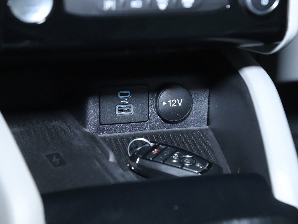 Used 2023 Ford Escape Platinum w/ Premium Technology Package AWD/4WD image 29