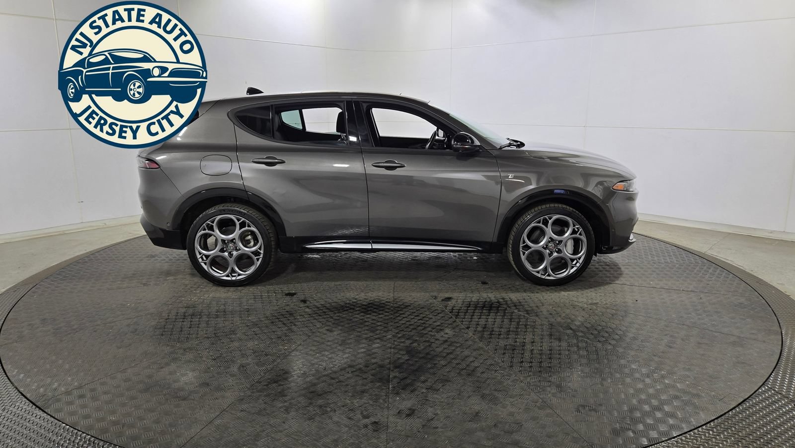 Used 2024 Alfa Romeo Tonale Ti w/ Active Assist Package AWD/4WD image 8