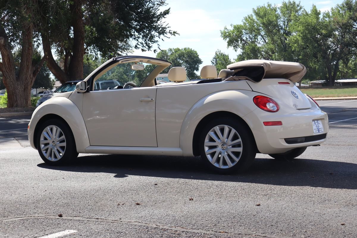 Used 2008 Volkswagen Beetle SE FWD image 7