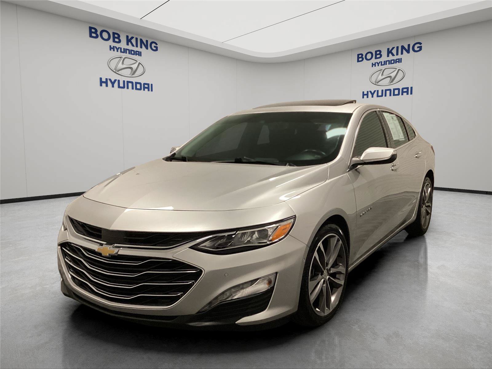 Used 2021 Chevrolet Malibu Premier FWD video 1