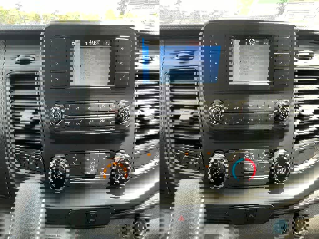 New 2025 Ford Transit 250 148 Medium Roof image 27