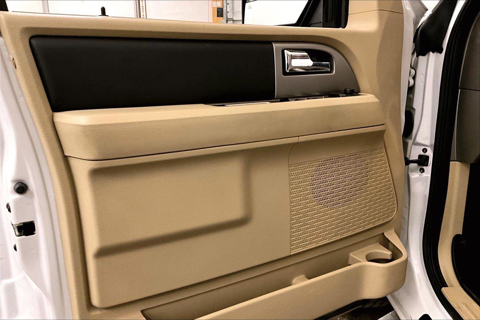 Used 2015 Ford Expedition EL XLT w/ Equipment Group 202A image 23