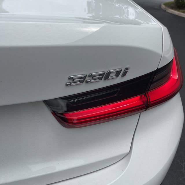 Used 2021 BMW 330i Sedan w/ Convenience Package RWD image 10