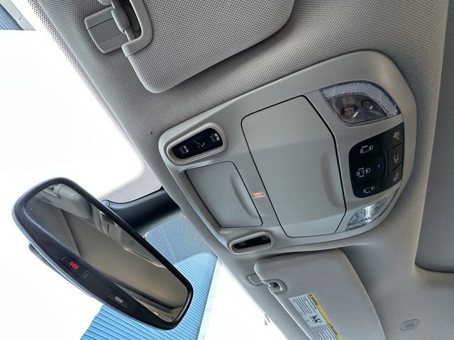 Used 2023 Chrysler Pacifica Limited image 33