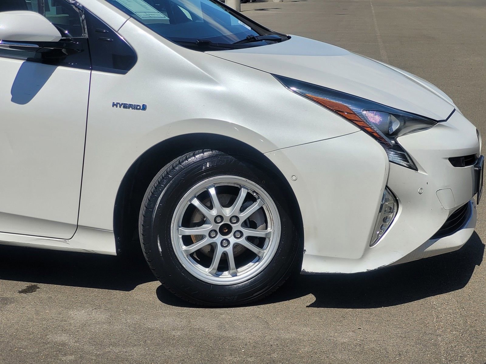 Used 2018 Toyota Prius Two w/ Prius Two Safety Plus Package FWD image 9
