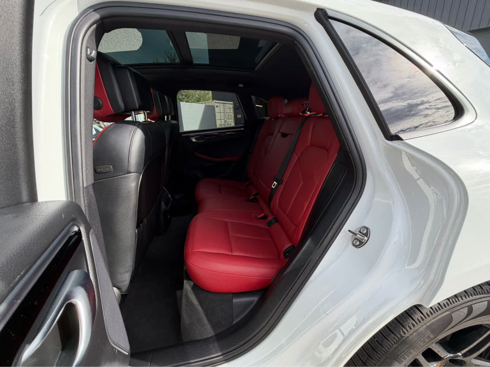 Used 2019 Porsche Macan AWD/4WD image 19