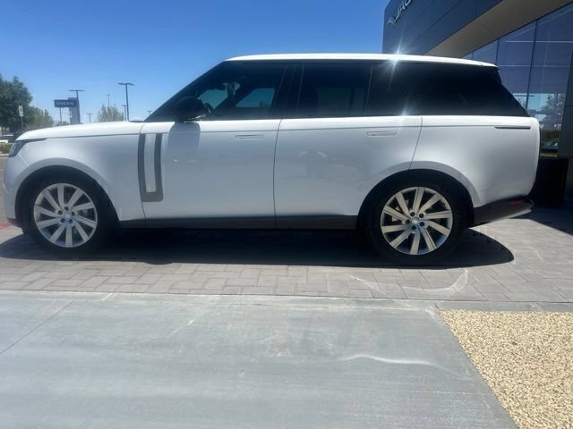 Certified 2024 Land Rover Range Rover SE AWD/4WD image 8