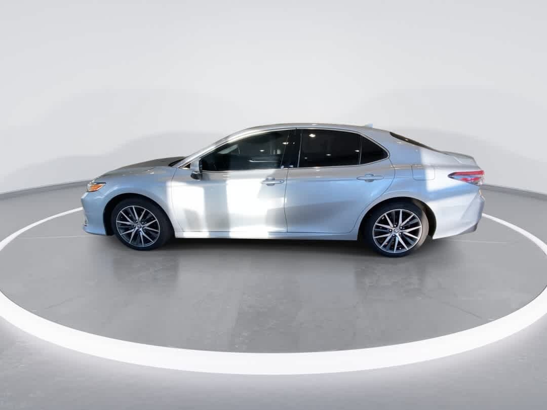 Used 2024 Toyota Camry XLE FWD image 5