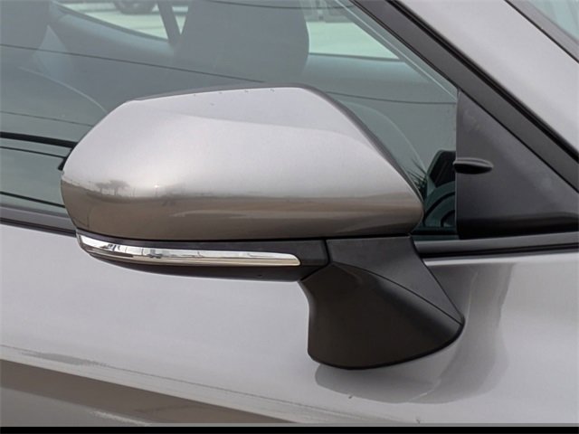 Used 2025 Toyota Camry SE image 12