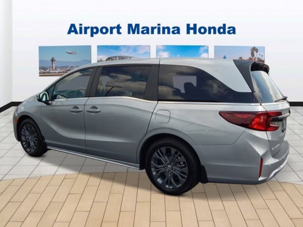 New 2026 Honda Odyssey Touring image 3