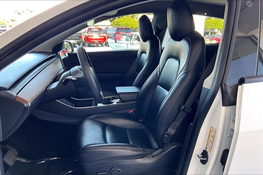 Used 2021 Tesla Model Y Long Range image 21