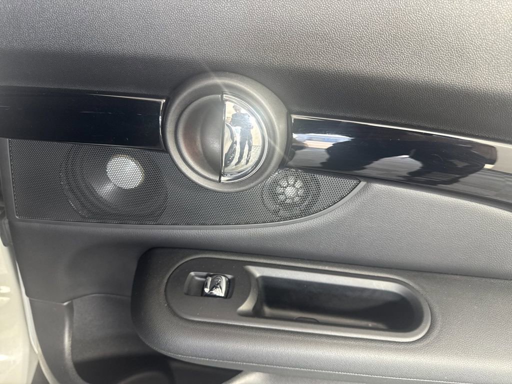 Used 2019 MINI Cooper Clubman S w/ Premium Package image 37