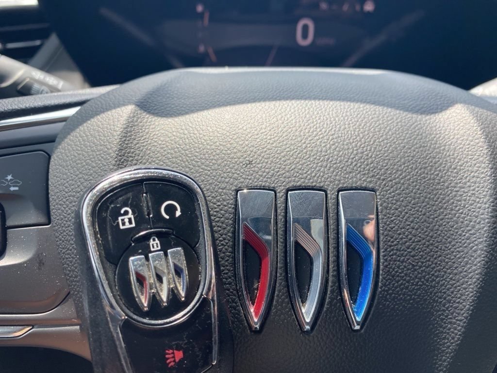 Used 2025 Buick Encore GX Preferred AWD/4WD image 39