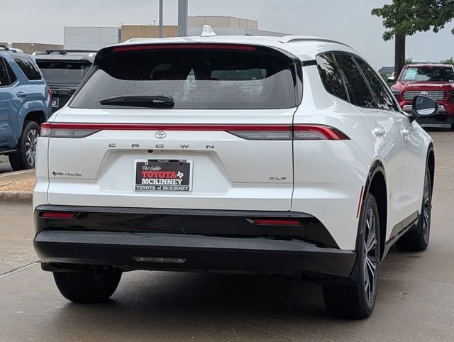 New 2026 Toyota Crown Signia AWD/4WD image 4