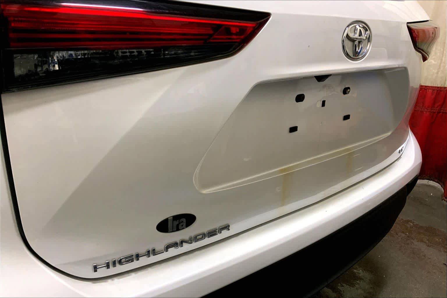 Used 2023 Toyota Highlander LE FWD image 31