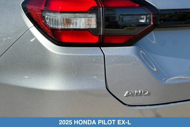 Certified 2025 Honda Pilot EX-L image 30