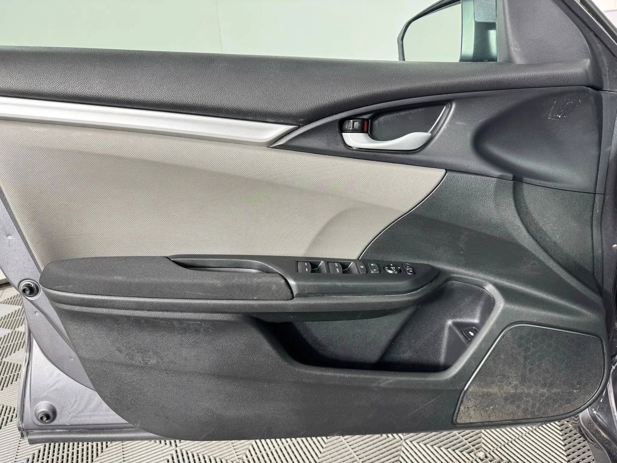 Used 2018 Honda Civic LX image 33