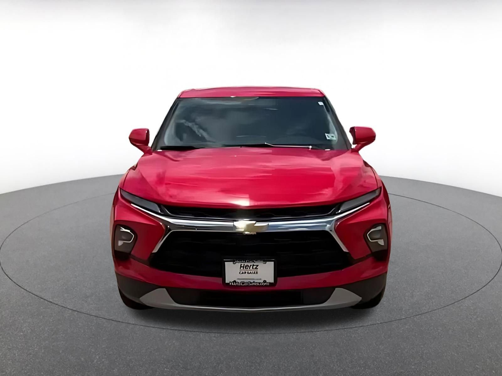 Used 2025 Chevrolet Blazer LT FWD image 3
