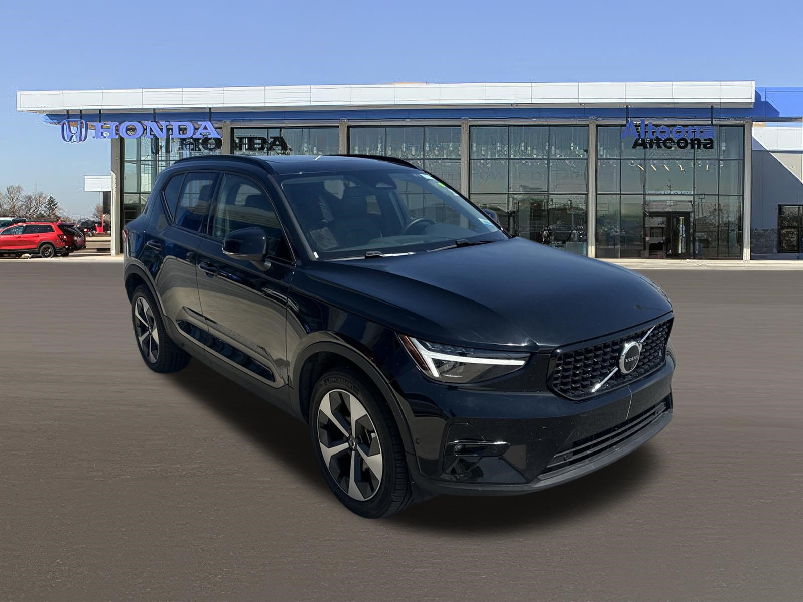 Used 2026 Volvo XC40 B5 Plus AWD/4WD image 6