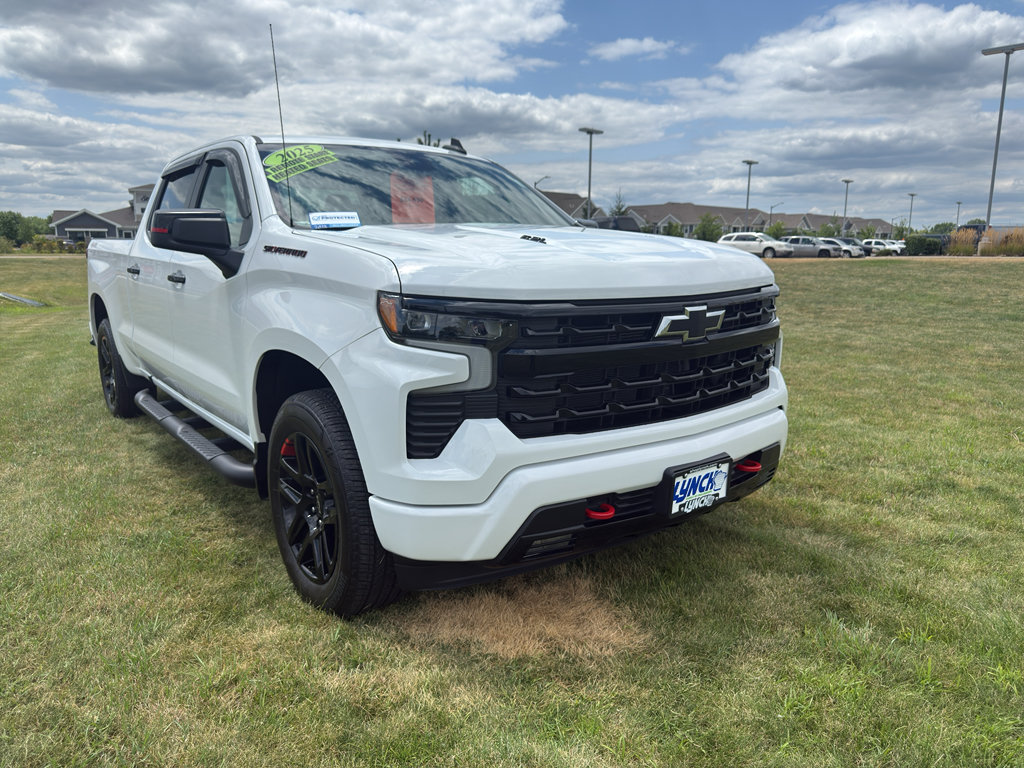 Used 2025 Chevrolet Silverado 1500 RST w/ Redline Edition AWD/4WD image 11