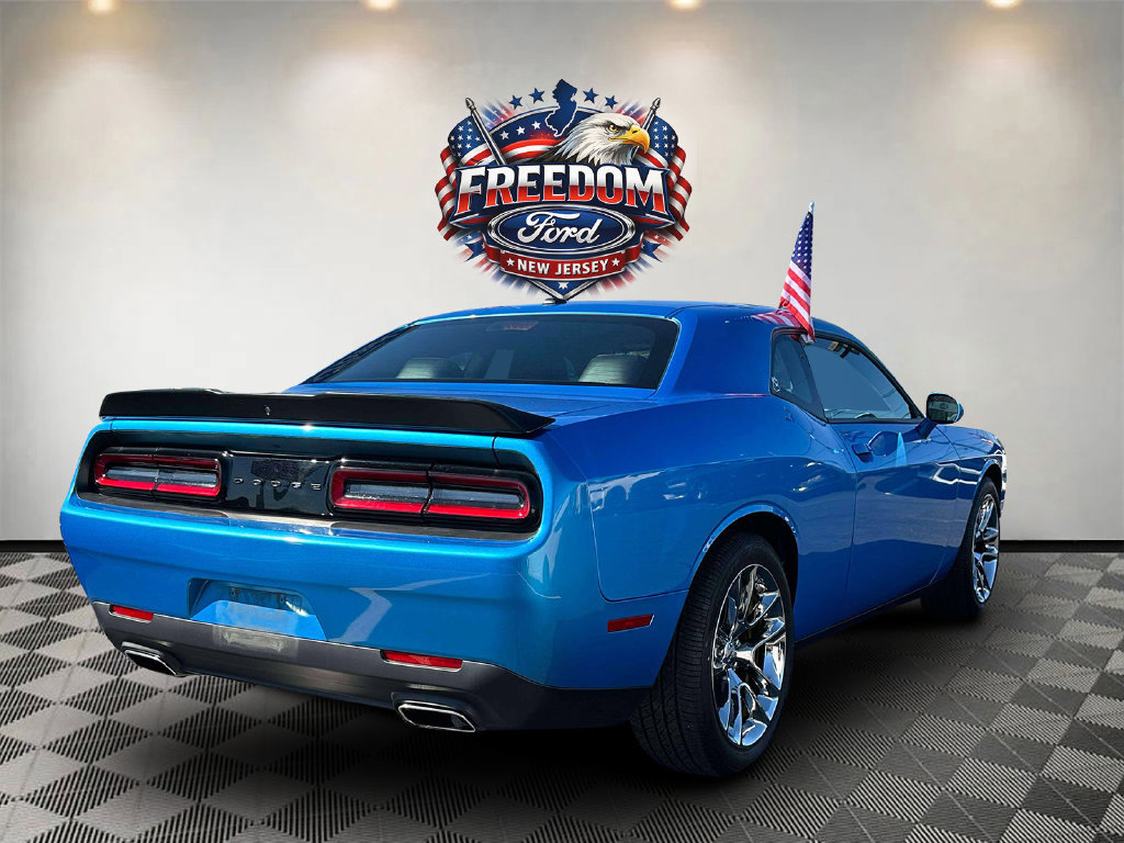 Used 2023 Dodge Challenger SXT w/ Blacktop Package RWD image 5
